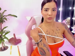 emmarussellx's Live Sex Cam Show