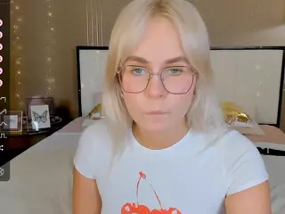 bellatip's Live Sex Cam Show