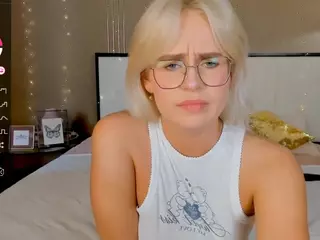 bellatip's Live Sex Cam Show