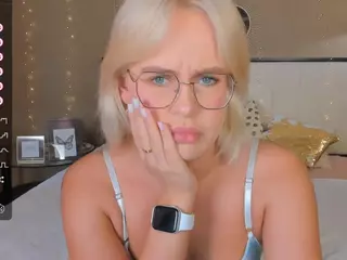 bellatip's Live Sex Cam Show