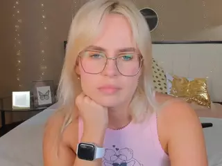 bellatip's Live Sex Cam Show