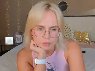 bellatip's Live Sex Cam Show