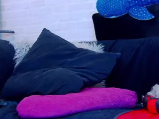 ivorydreams's Live Sex Cam Show