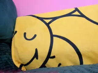 milky mommy's Live Sex Cam Show