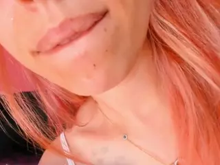 milky mommy's Live Sex Cam Show