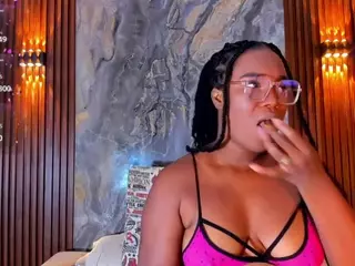Naomhy's Live Sex Cam Show
