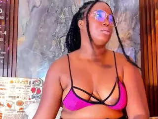 Naomhy's Live Sex Cam Show