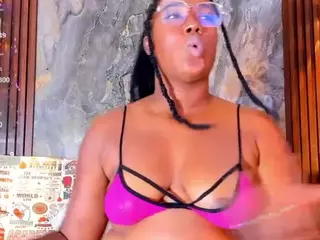 Naomhy's Live Sex Cam Show