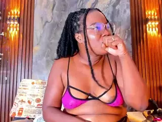 Naomhy's Live Sex Cam Show