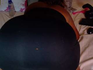 Live cam show with Naomhy