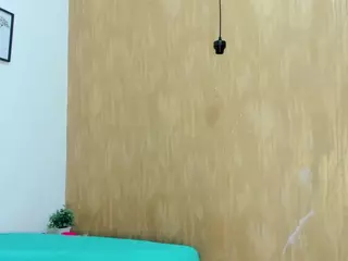 Conniee Manuela's Live Sex Cam Show