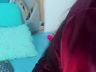 Conniee Manuela's Live Sex Cam Show