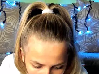 MaggieCake's Live Sex Cam Show