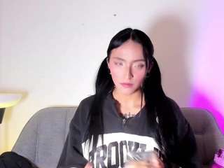 Live cam show with evangelinebelle