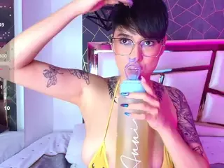 Annie's Live Sex Cam Show