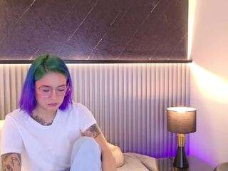 Live cam show with Annie