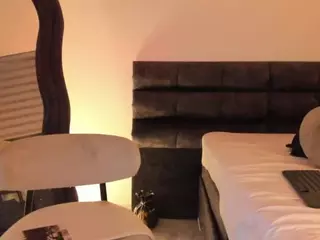 Live cam show with amber-disney - Mature on WildCum