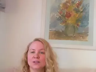 LauraSky's Live Sex Cam Show