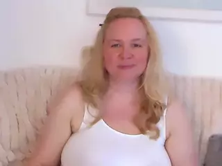 LauraSky's Live Sex Cam Show
