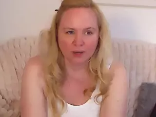 LauraSky's Live Sex Cam Show