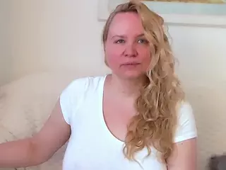 LauraSky's Live Sex Cam Show