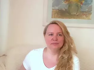 LauraSky's Live Sex Cam Show