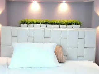 natalia-20's Live Sex Cam Show