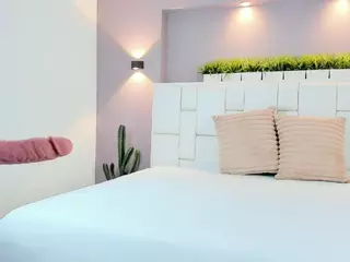 natalia-20's Live Sex Cam Show