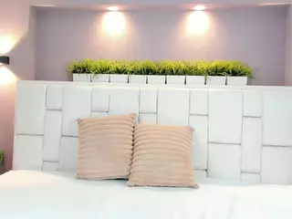 natalia-20's Live Sex Cam Show
