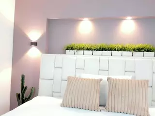 natalia-20's Live Sex Cam Show