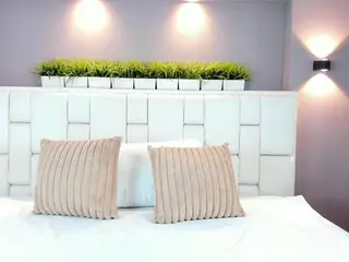 natalia-20's Live Sex Cam Show