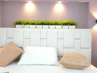 natalia-20's Live Sex Cam Show