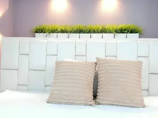 natalia-20's Live Sex Cam Show