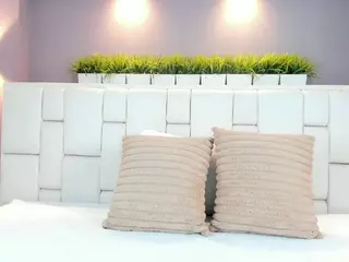 natalia-20's Live Sex Cam Show
