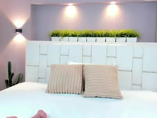 natalia-20's Live Sex Cam Show