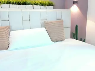 natalia-20's Live Sex Cam Show