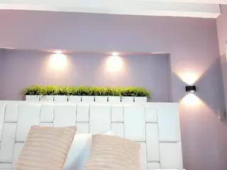 natalia-20's Live Sex Cam Show