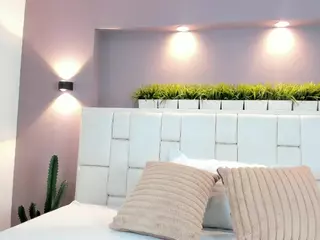 natalia-20's Live Sex Cam Show