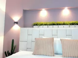natalia-20's Live Sex Cam Show