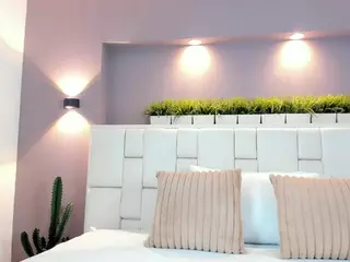 natalia-20's Live Sex Cam Show