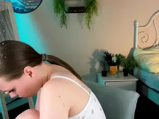 VictoriaCute's Live Sex Cam Show