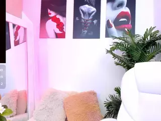 fioresantamaria's Live Sex Cam Show