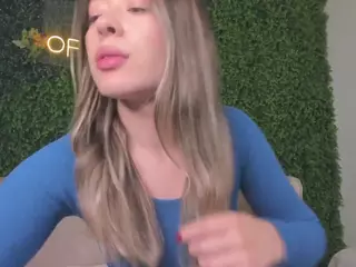 Chloe Dee's Live Sex Cam Show