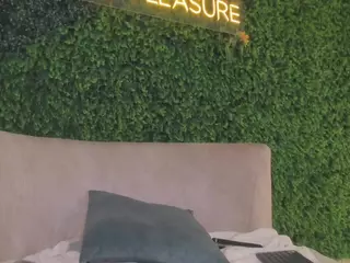 Chloe Dee's Live Sex Cam Show