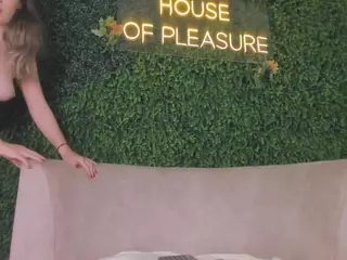 Chloe Dee's Live Sex Cam Show