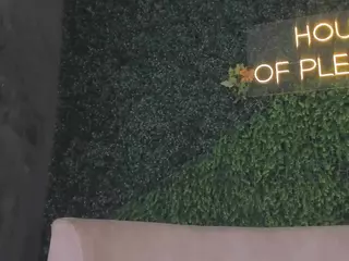 Chloe Dee's Live Sex Cam Show
