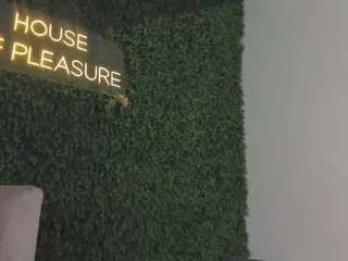 Chloe Dee's Live Sex Cam Show