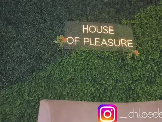 Chloe Dee's Live Sex Cam Show