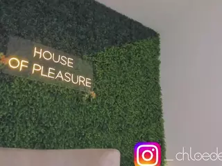 Chloe Dee's Live Sex Cam Show