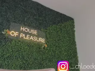 Chloe Dee's Live Sex Cam Show